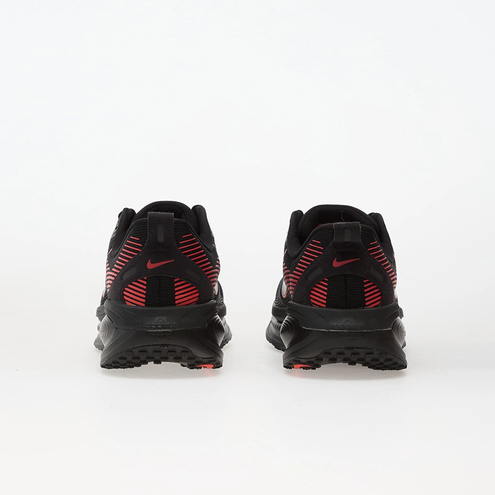 Nike Vomero 18