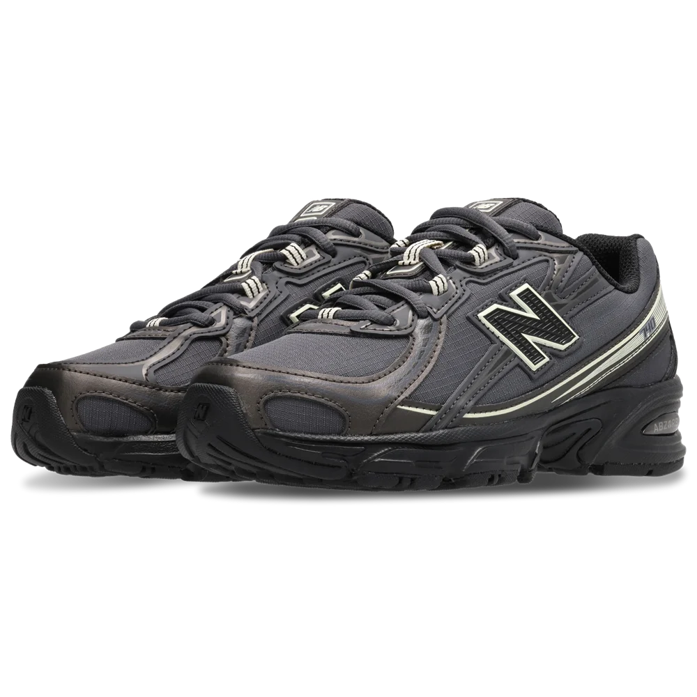 New Balance 740