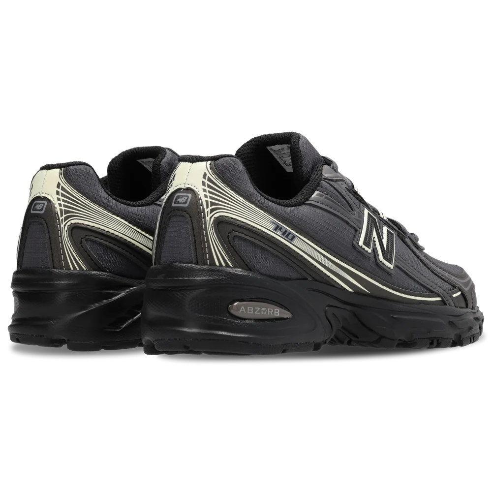 New Balance 740